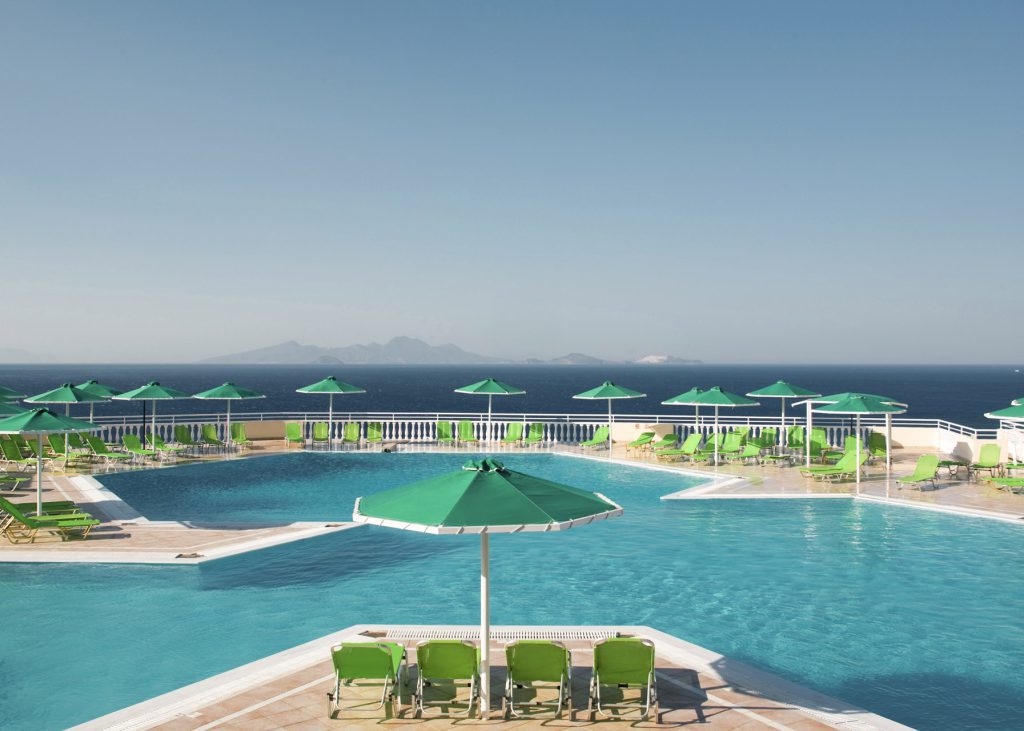 24-mitsis-kos-familyvillage-mainpool