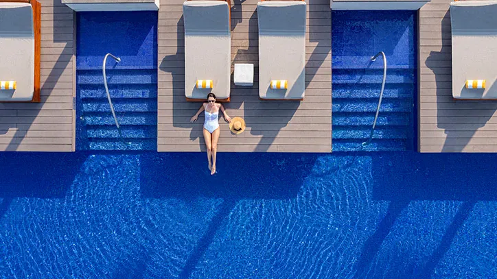 swimming pool lifestyle