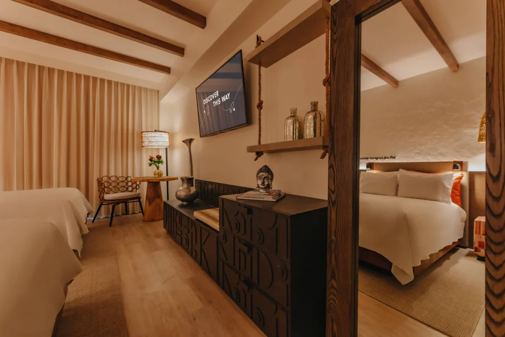 auabr-double-resort-3144-hor-clsc