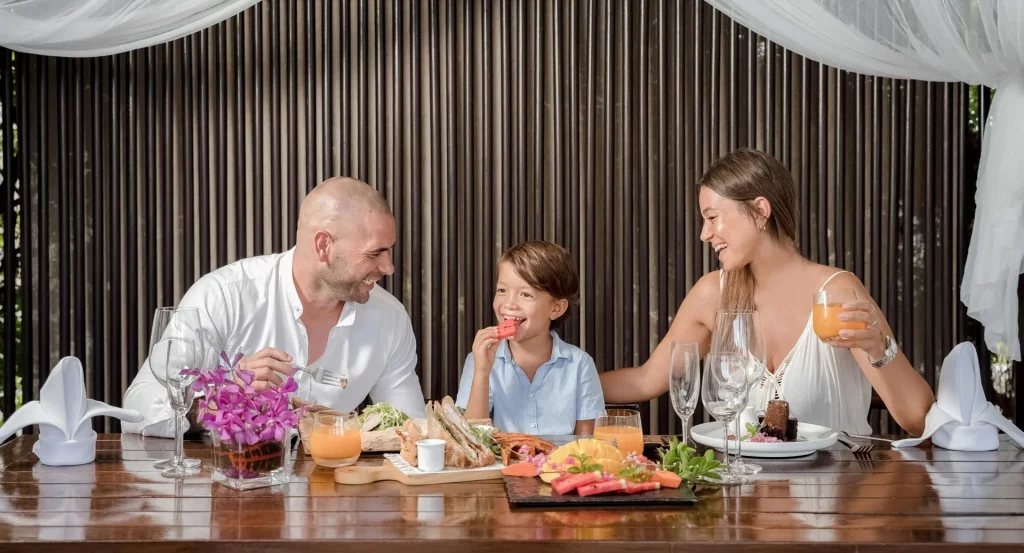 anantara_lawana_family_pool_villa_family_dining_at_sala_1920x1037