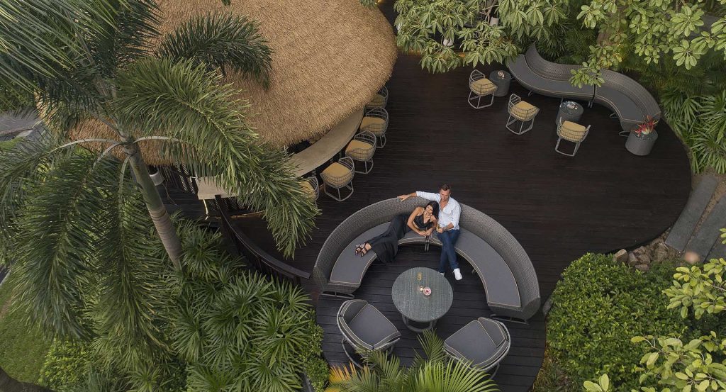 anantara_lawana_koh_samui_the_singing_bird_lounge_1920x1037_01