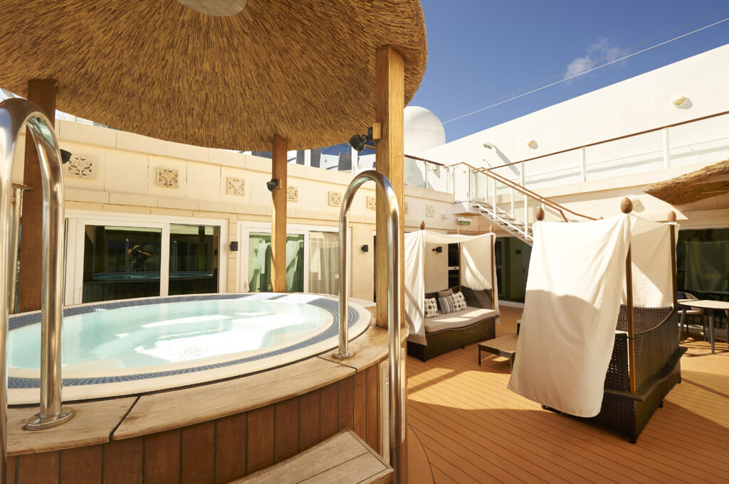 norwegiangem-thehaven-three-bedroomgardenvillacourtyard